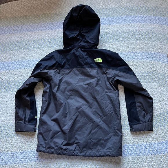 The North Face Hyvent Waterproof Shell Jacket - Picture 2 of 9